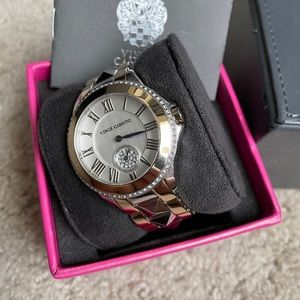 Vince Camuto watch in silver/gold